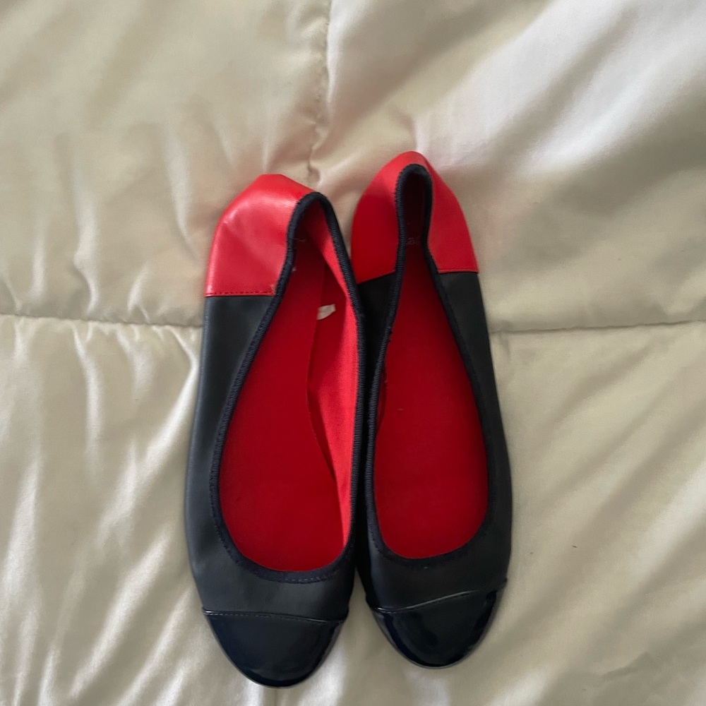 Gap women’s shoes size 9.